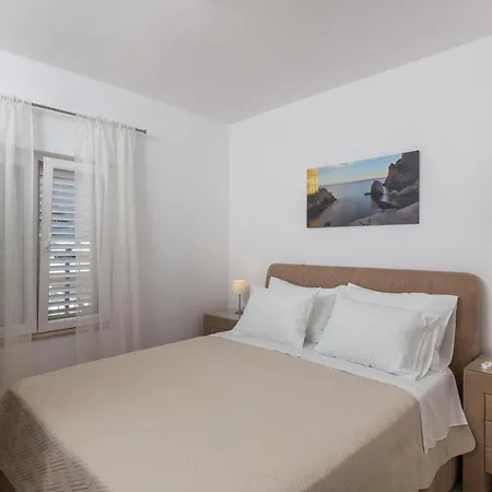 Pavlovic - Three Bedroom With Balcony And Partial Sea View * Ντουμπρόβνικ