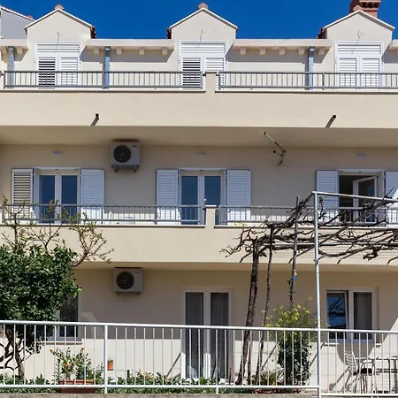 Pavlovic - Three Bedroom With Balcony And Partial Sea View Appartamento Ragusa