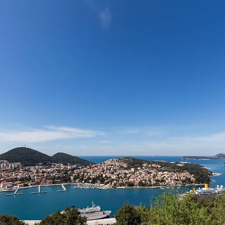 Pavlovic - Three Bedroom With Balcony And Partial Sea View Appartement